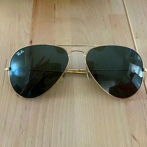 Ray-ban sunglasses- aviator black and gold r